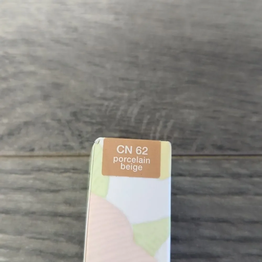 Clinique Even Better All Over Concealer CN 62 Porcelain